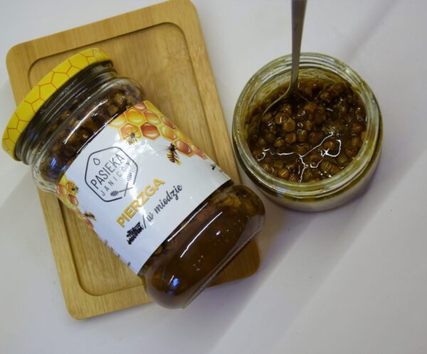 Pierzga pszczela w miodzie