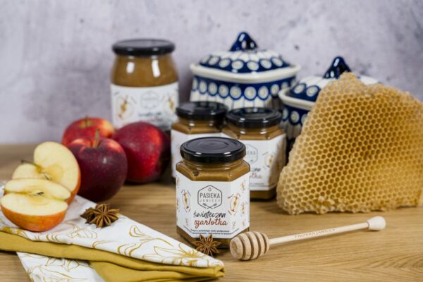 Miód z jabłkiem i cynamonem