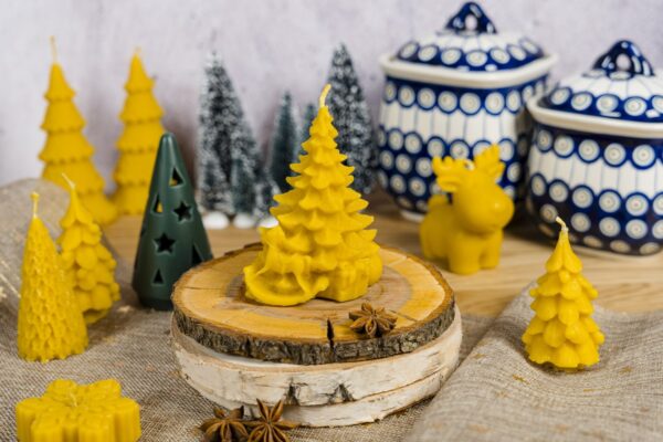 Świeca choinka z prezentami